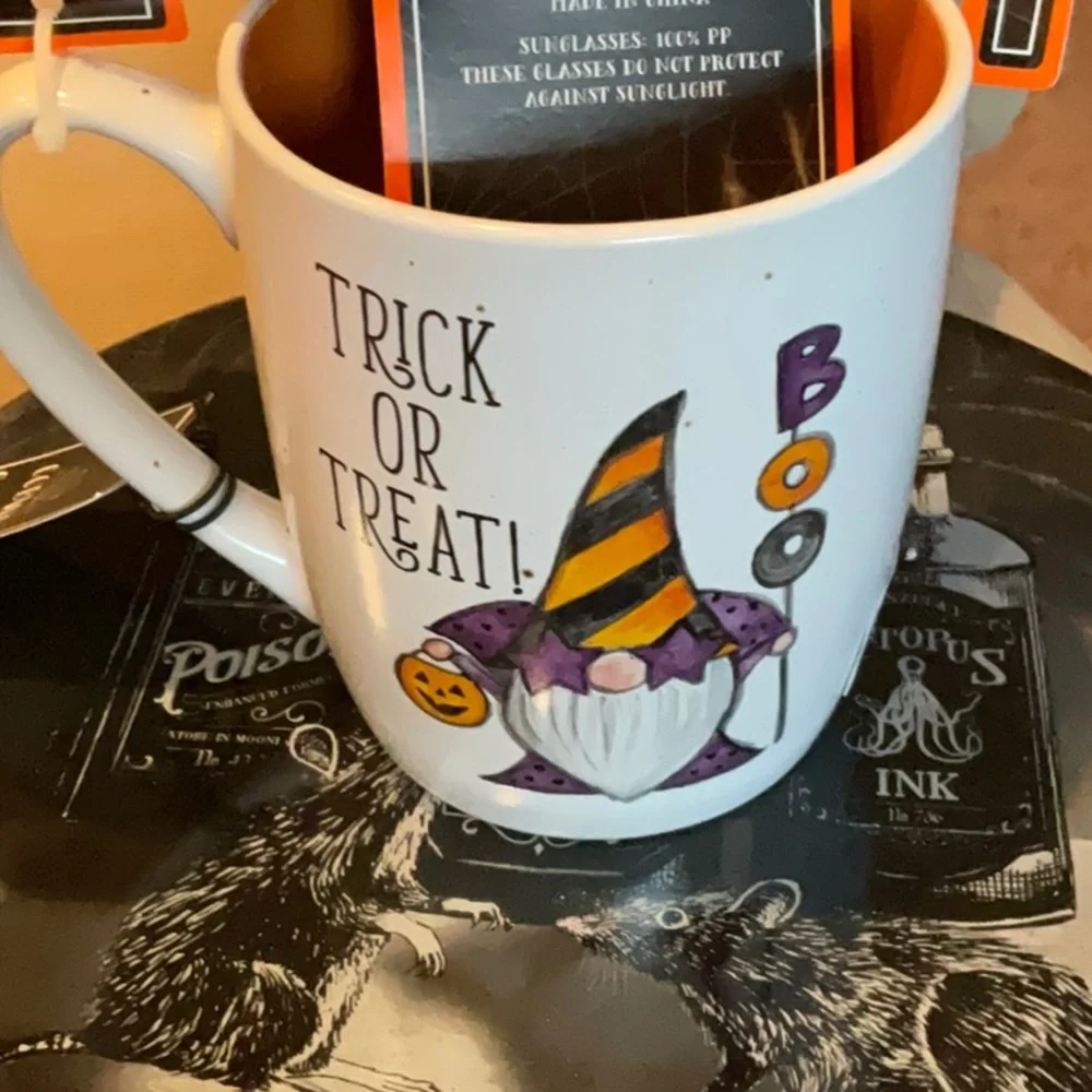 Halloween Trick or Treat Gnome BOO farmhouse mug & Fun Star Shaped Glasses